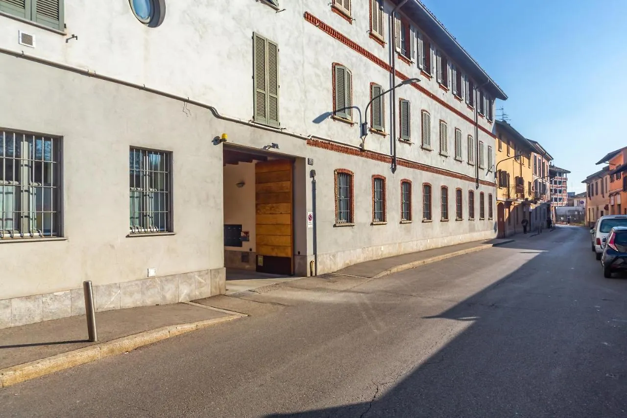 Апартаменты Cozy Flat 500M From Affori Fn! Милан 0*,  Италия